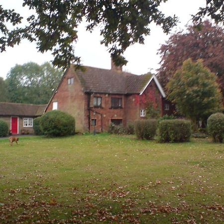 Villa Oldlands Farm à Crawley  Extérieur photo